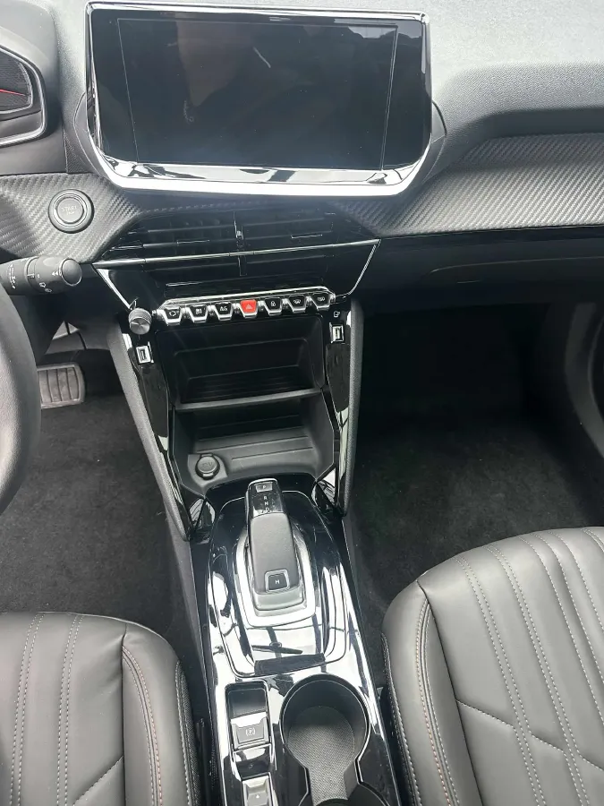 2022 Peugeot 2008 1.2T 136HP L3 6DCT,autocango,china used car exporter,china ev exporter,chinese used car exporter,chinese used ev exporter