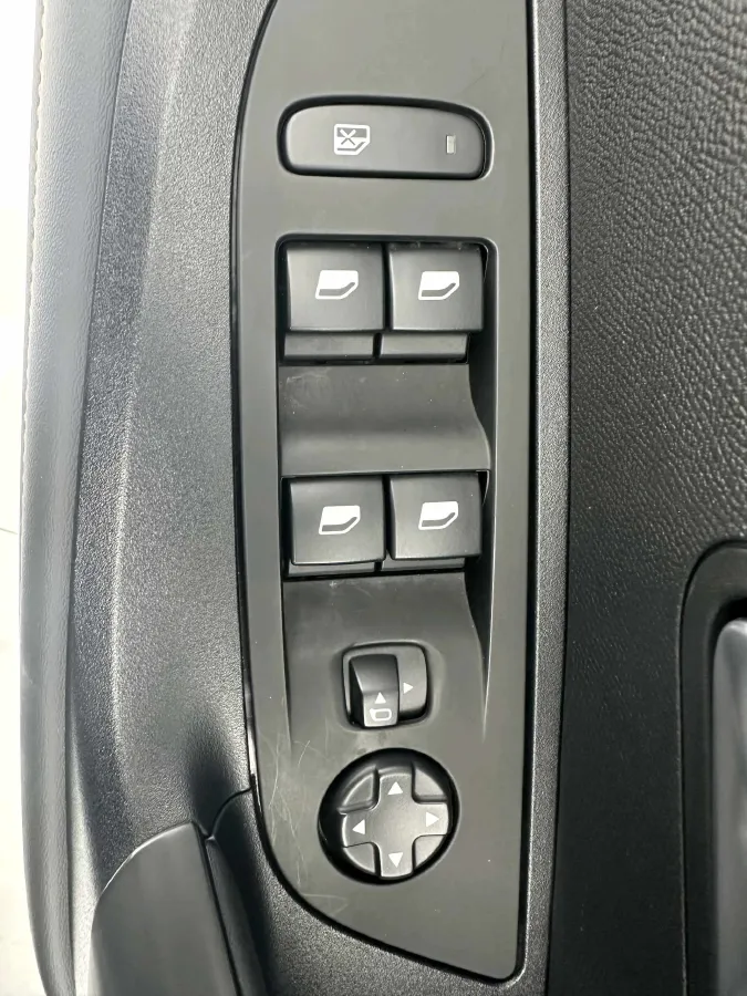 2022 Peugeot 2008 1.2T 136HP L3 6DCT,autocango,china used car exporter,china ev exporter,chinese used car exporter,chinese used ev exporter