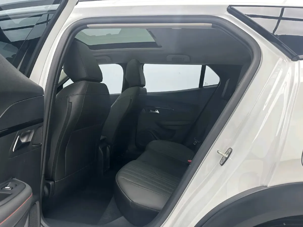 2022 Peugeot 2008 1.2T 136HP L3 6DCT,autocango,china used car exporter,china ev exporter,chinese used car exporter,chinese used ev exporter