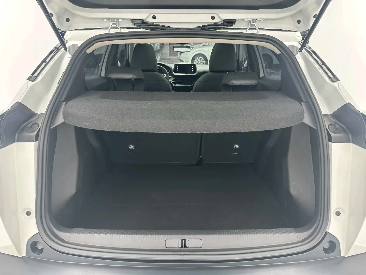 2022 Peugeot 2008 1.2T 136HP L3 6DCT,autocango,china used car exporter,china ev exporter,chinese used car exporter,chinese used ev exporter