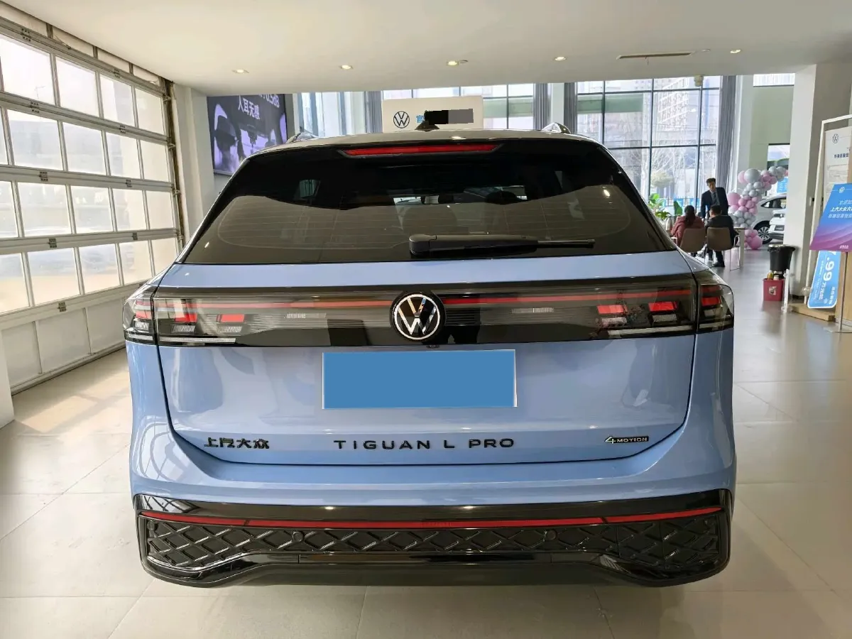 2024 Volkswagen Tiguan L 2.0T 220HP L4 7DCT,autocango,china used car exporter,china ev exporter,chinese used car exporter,chinese used ev exporter