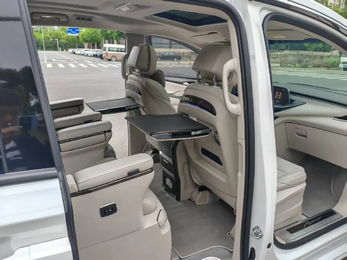 2022 Buick GL8 2.0T 237HP L4 9AT,autocango,china used car exporter,china ev exporter,chinese used car exporter,chinese used ev exporter
