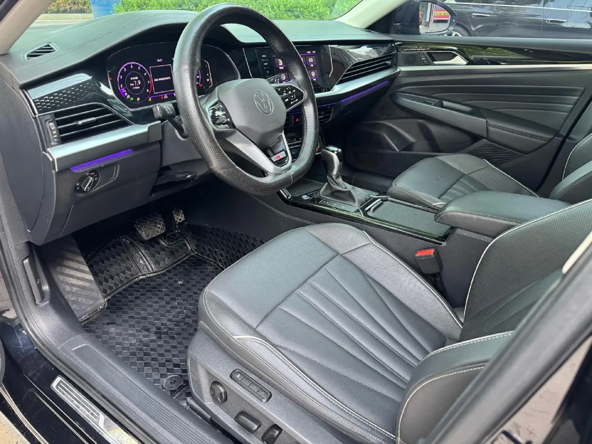 2023 Volkswagen Passat 2.0T 220HP L4 7DCT,autocango,china used car exporter,china ev exporter,chinese used car exporter,chinese used ev exporter