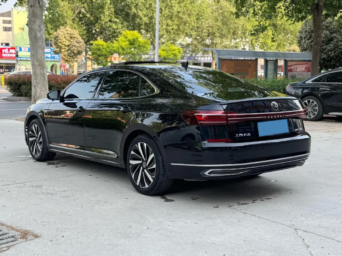 2023 Volkswagen Passat 2.0T 220HP L4 7DCT,autocango,china used car exporter,china ev exporter,chinese used car exporter,chinese used ev exporter