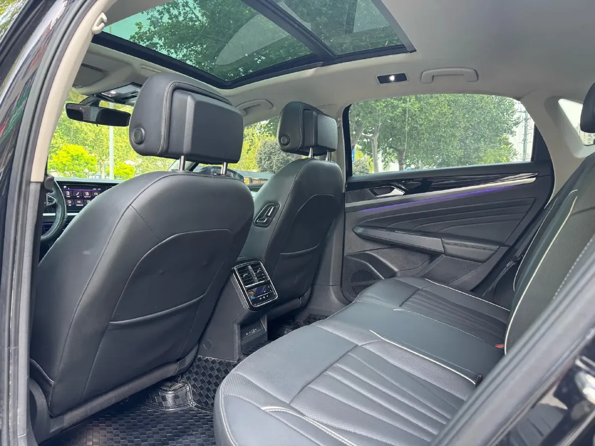 2023 Volkswagen Passat 2.0T 220HP L4 7DCT,autocango,china used car exporter,china ev exporter,chinese used car exporter,chinese used ev exporter