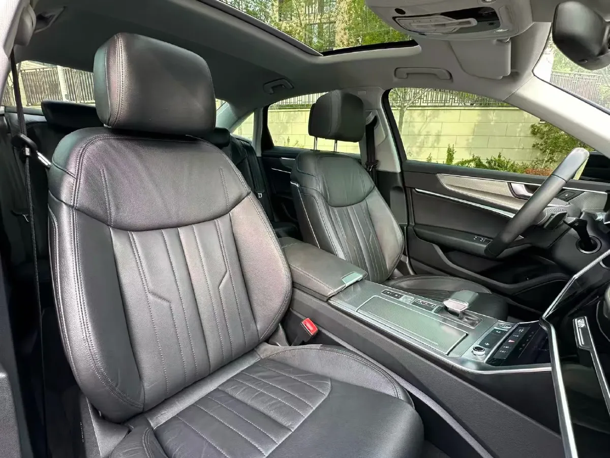 2020 Audi A6L 2.0T 190HP L4 7DCT,autocango,china used car exporter,china ev exporter,chinese used car exporter,chinese used ev exporter