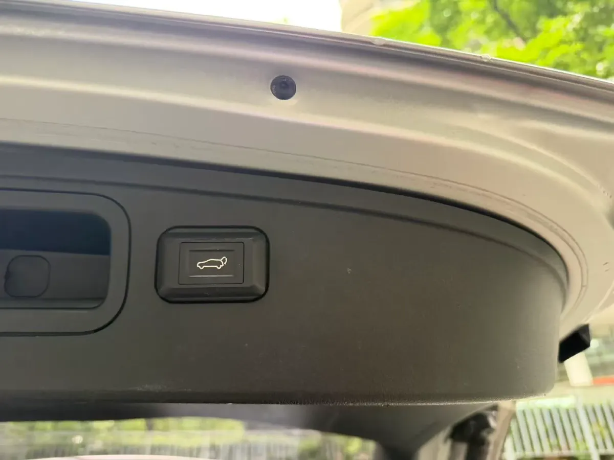 2020 Bestune T99 2.0T 224HP L4 6AT,autocango,china used car exporter,china ev exporter,chinese used car exporter,chinese used ev exporter