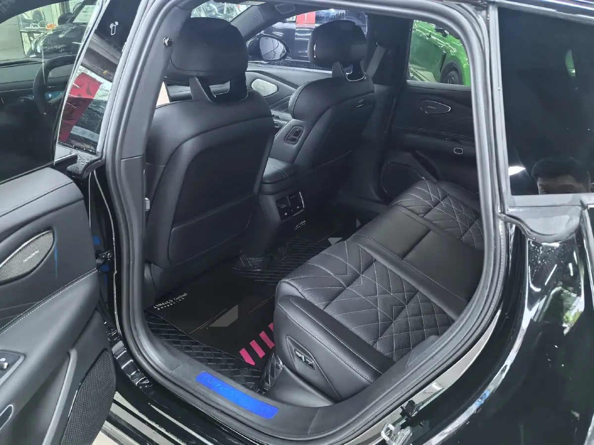 2025 LYNK&CO 10 EM-P 1.5T 163HP L4 3DHT PHEV,autocango,china used car exporter,china ev exporter,chinese used car exporter,chinese used ev exporter