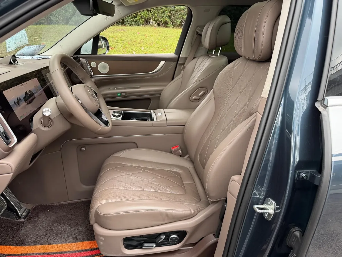 2024 AITO AITO M9 1.5T 152HP L4 REEV 42KWH,autocango,china used car exporter,china ev exporter,chinese used car exporter,chinese used ev exporter