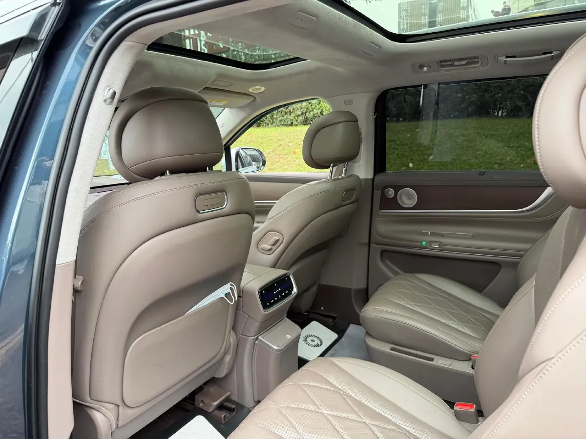 2024 AITO AITO M9 1.5T 152HP L4 REEV 42KWH,autocango,china used car exporter,china ev exporter,chinese used car exporter,chinese used ev exporter