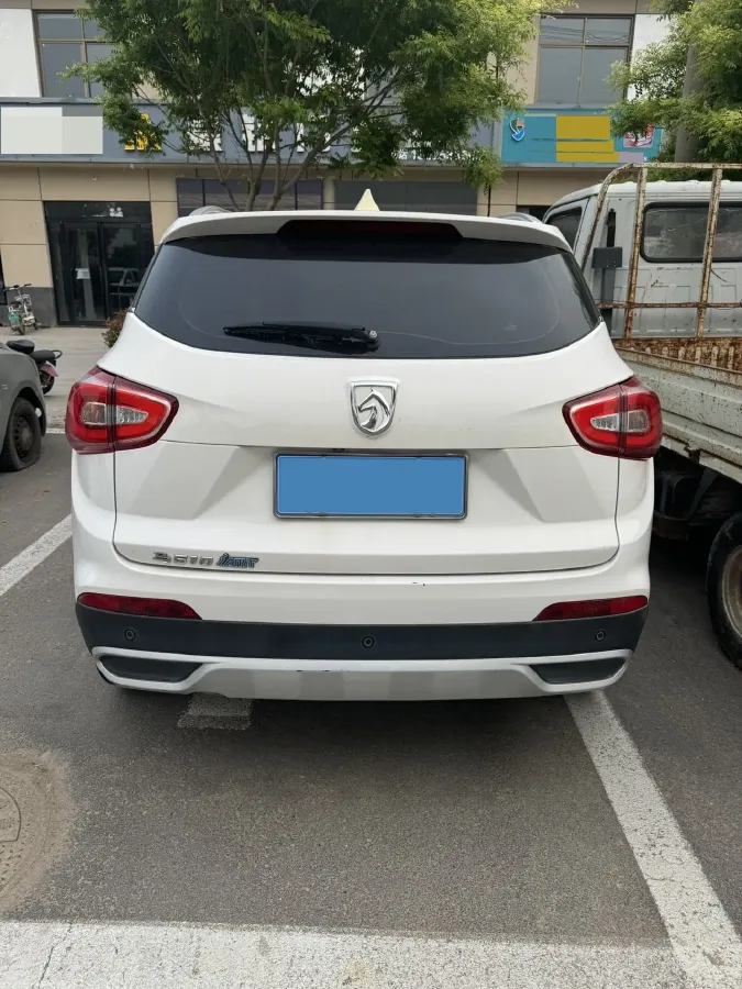 2017 BaoJun 310W 1.5L 105HP L4 6MT,autocango,china used car exporter,china ev exporter,chinese used car exporter,chinese used ev exporter