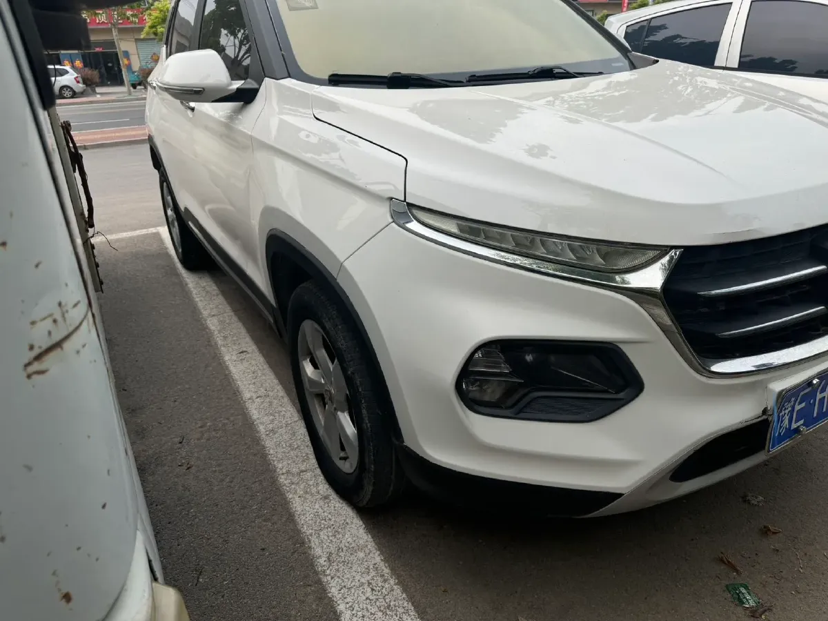 2017 BaoJun 310W 1.5L 105HP L4 6MT,autocango,china used car exporter,china ev exporter,chinese used car exporter,chinese used ev exporter