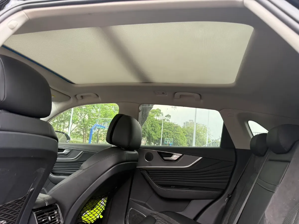 2023 HongQi HS5 2.0T 252HP L4 8AT,autocango,china used car exporter,china ev exporter,chinese used car exporter,chinese used ev exporter