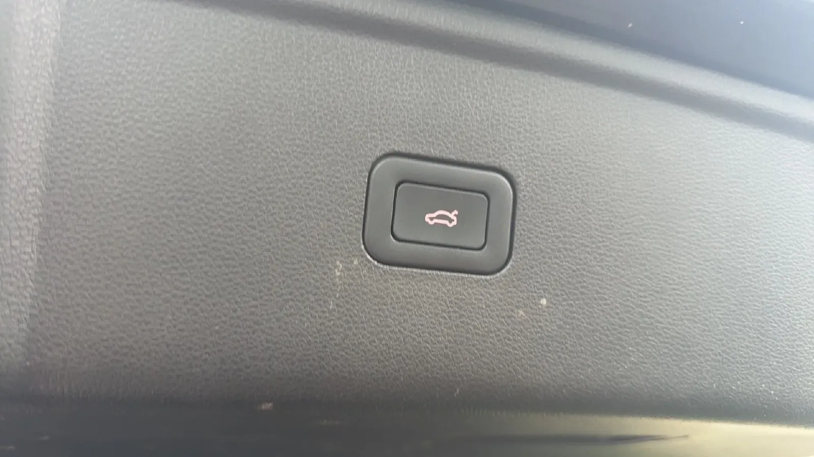 2023 HongQi HS5 2.0T 252HP L4 8AT,autocango,china used car exporter,china ev exporter,chinese used car exporter,chinese used ev exporter