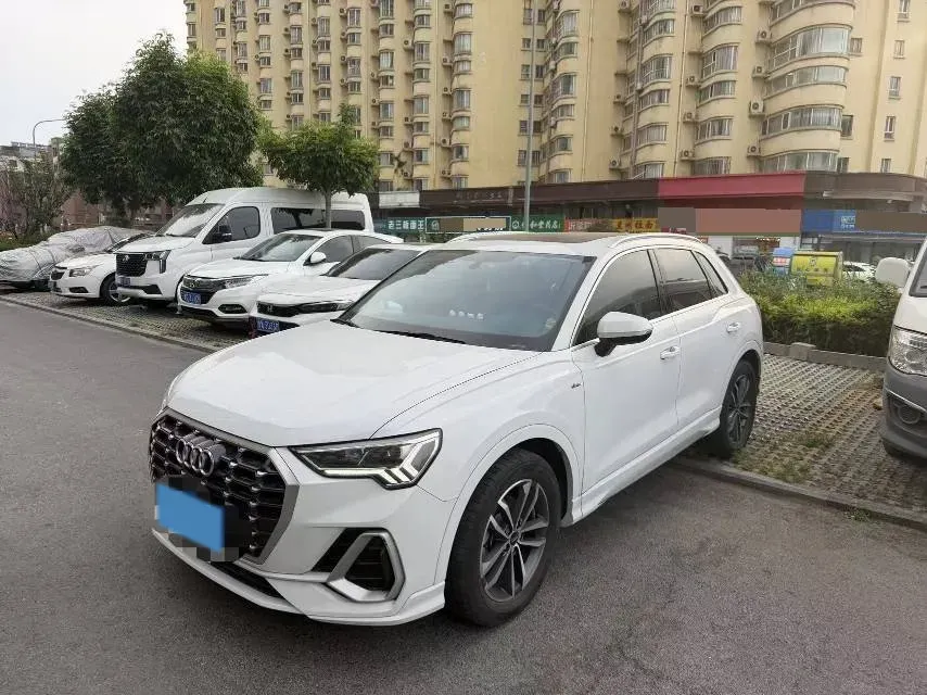 2022 Audi Q3 1.4T 150HP L4 7DCT,autocango,china used car exporter,china ev exporter,chinese used car exporter,chinese used ev exporter