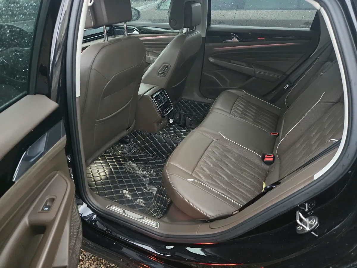 2021 Volkswagen Passat 2.0T 220HP L4 7DCT,autocango,china used car exporter,china ev exporter,chinese used car exporter,chinese used ev exporter