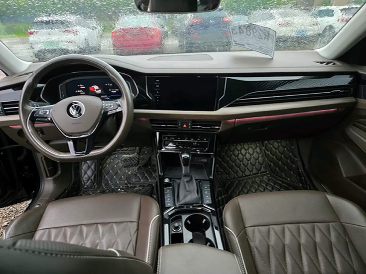 2021 Volkswagen Passat 2.0T 220HP L4 7DCT,autocango,china used car exporter,china ev exporter,chinese used car exporter,chinese used ev exporter