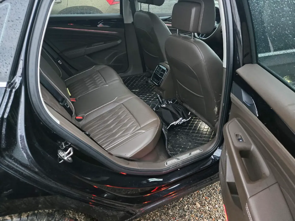 2021 Volkswagen Passat 2.0T 220HP L4 7DCT,autocango,china used car exporter,china ev exporter,chinese used car exporter,chinese used ev exporter