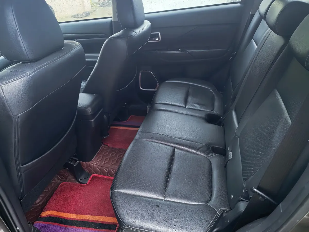 2018 Mitsubishi Outlander 2.4L 192HP L4 CVT,autocango,china used car exporter,china ev exporter,chinese used car exporter,chinese used ev exporter