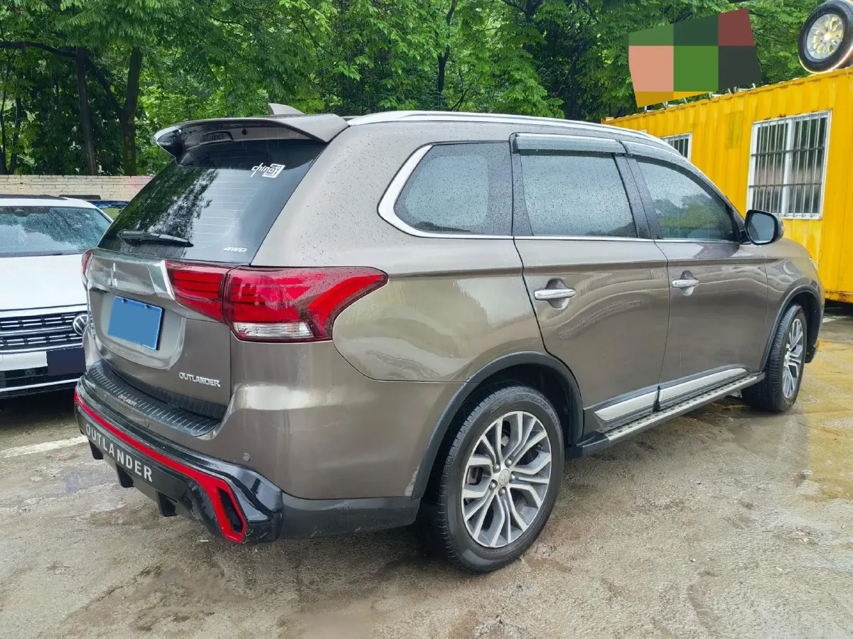 2018 Mitsubishi Outlander 2.4L 192HP L4 CVT,autocango,china used car exporter,china ev exporter,chinese used car exporter,chinese used ev exporter