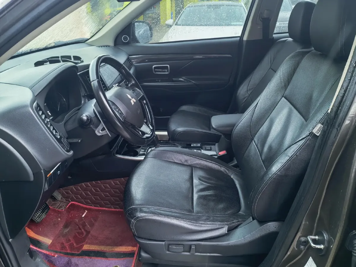 2018 Mitsubishi Outlander 2.4L 192HP L4 CVT,autocango,china used car exporter,china ev exporter,chinese used car exporter,chinese used ev exporter