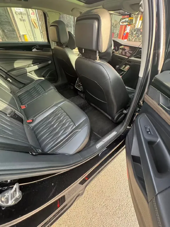 2020 Volkswagen Passat 2.0T 186HP L4 7DCT,autocango,china used car exporter,china ev exporter,chinese used car exporter,chinese used ev exporter