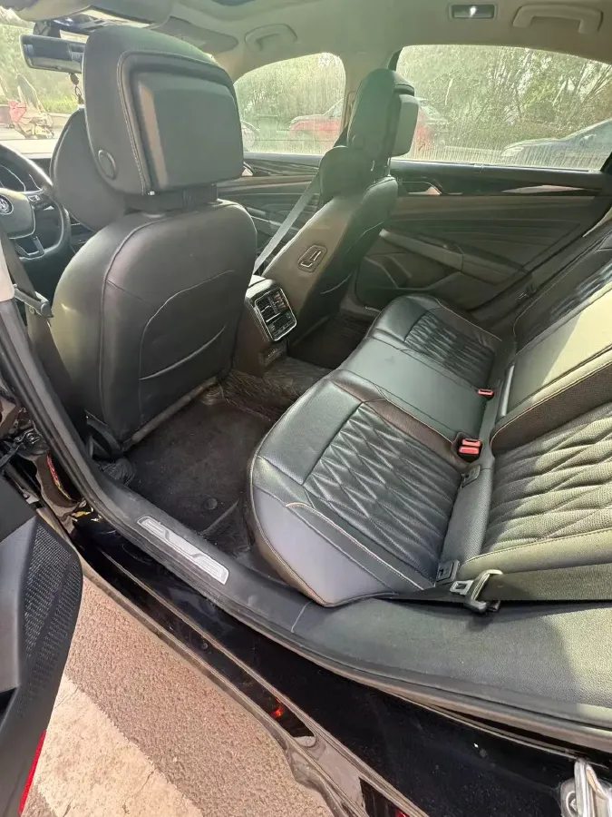 2020 Volkswagen Passat 2.0T 186HP L4 7DCT,autocango,china used car exporter,china ev exporter,chinese used car exporter,chinese used ev exporter