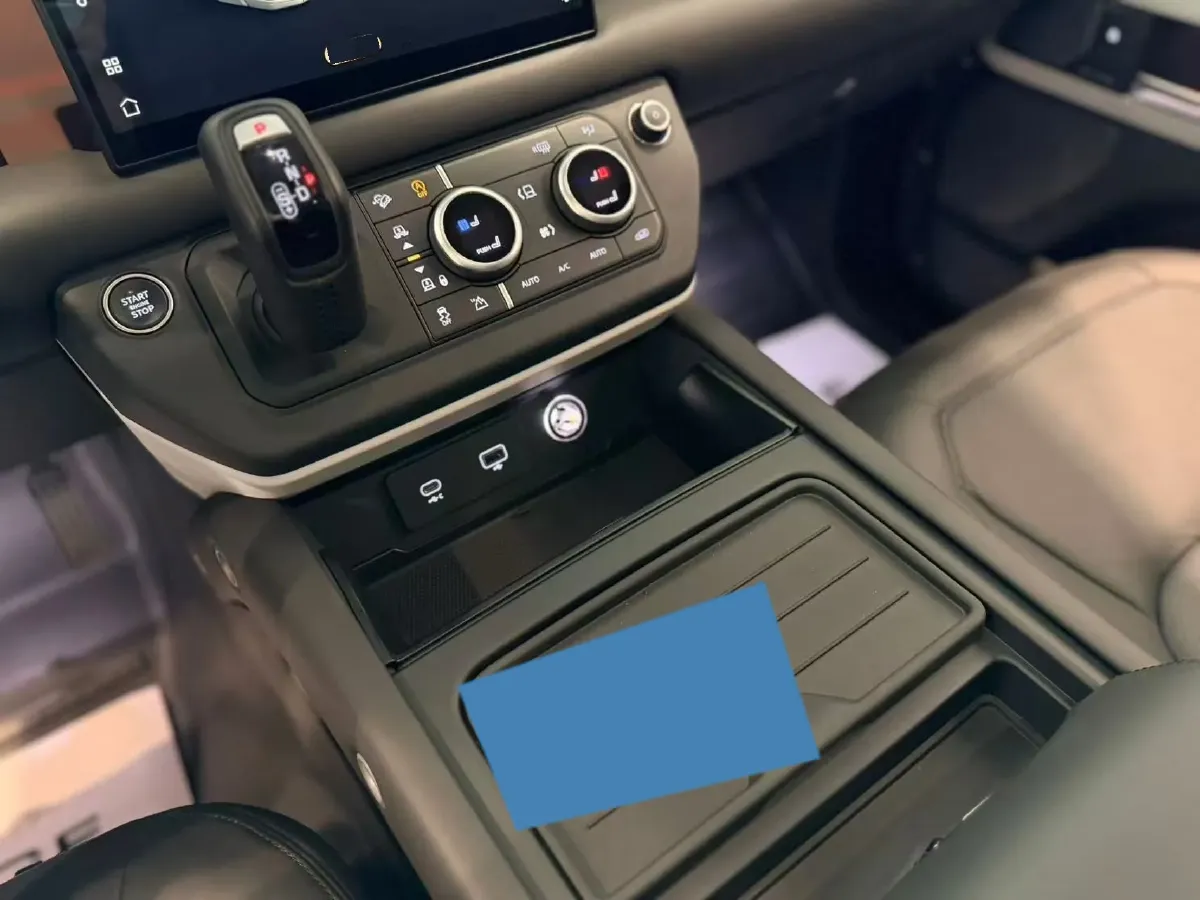 2024 Land Rover Defender 3.0T 400HP L6 8AT,autocango,china used car exporter,china ev exporter,chinese used car exporter,chinese used ev exporter