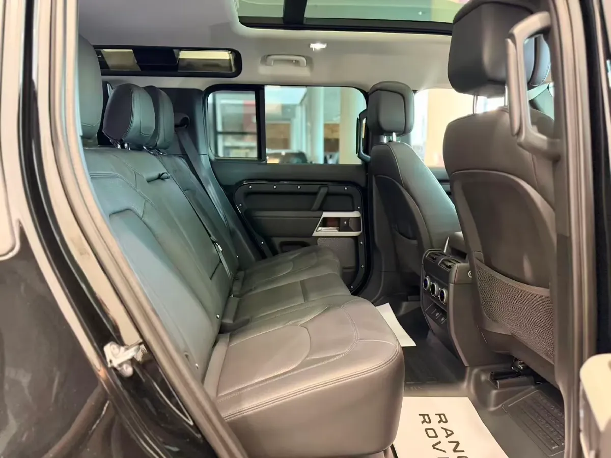 2024 Land Rover Defender 3.0T 400HP L6 8AT,autocango,china used car exporter,china ev exporter,chinese used car exporter,chinese used ev exporter