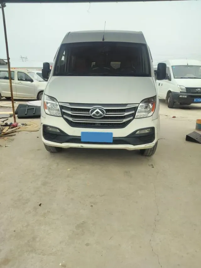 2019 MAXUS XinTu V80 2.5T 136HP L4 6MT,autocango,china used car exporter,china ev exporter,chinese used car exporter,chinese used ev exporter