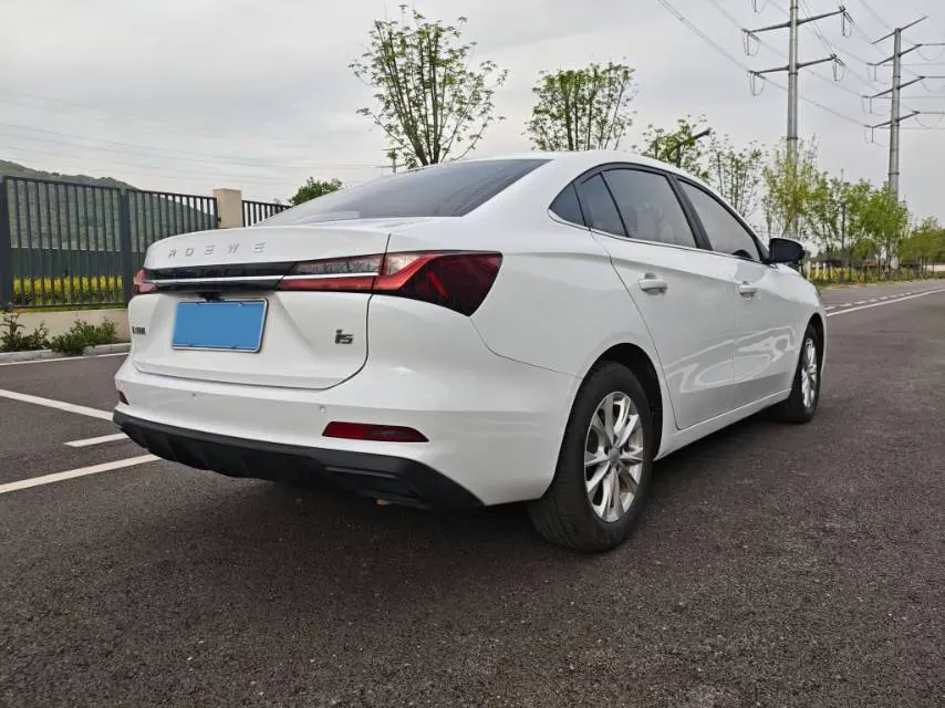 2026 Roewe i5 1.5L 129HP L4 CVT,autocango,china used car exporter,china ev exporter,chinese used car exporter,chinese used ev exporter