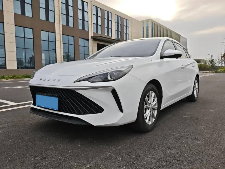 2026 Roewe i5 1.5L 129HP L4 CVT,autocango,china used car exporter,china ev exporter,chinese used car exporter,chinese used ev exporter