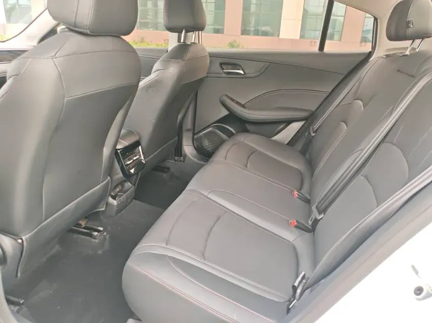 2026 Roewe i5 1.5L 129HP L4 CVT,autocango,china used car exporter,china ev exporter,chinese used car exporter,chinese used ev exporter