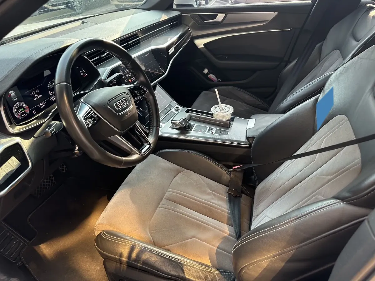 2021 Audi A6L 2.0T 190HP L4 7DCT,autocango,china used car exporter,china ev exporter,chinese used car exporter,chinese used ev exporter