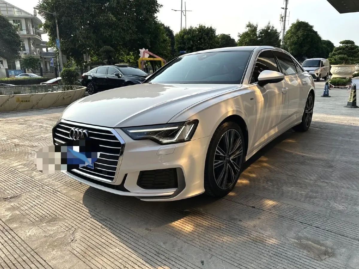 2021 Audi A6L 2.0T 190HP L4 7DCT,autocango,china used car exporter,china ev exporter,chinese used car exporter,chinese used ev exporter