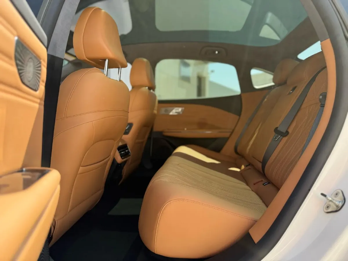 2025 Geely Galaxy Starshine 8 1.5T 163HP L4 3DHT PHEV 27.69KWH,autocango,china used car exporter,china ev exporter,chinese used car exporter,chinese used ev exporter