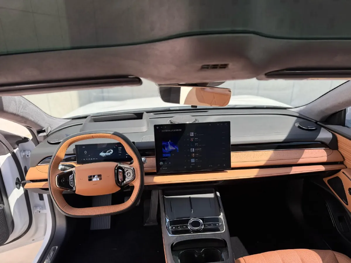 2025 Geely Galaxy Starshine 8 1.5T 163HP L4 3DHT PHEV 27.69KWH,autocango,china used car exporter,china ev exporter,chinese used car exporter,chinese used ev exporter