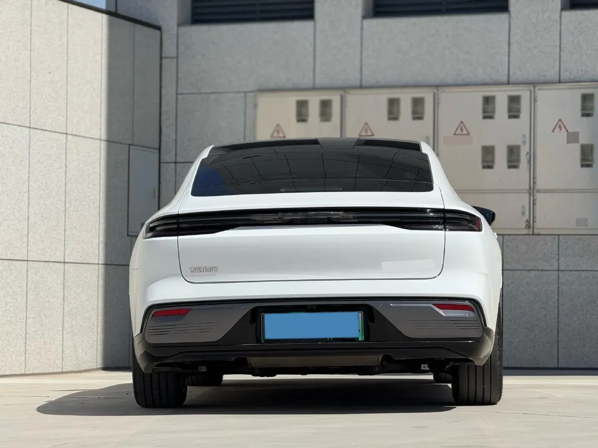 2025 Geely Galaxy Starshine 8 1.5T 163HP L4 3DHT PHEV 27.69KWH,autocango,china used car exporter,china ev exporter,chinese used car exporter,chinese used ev exporter