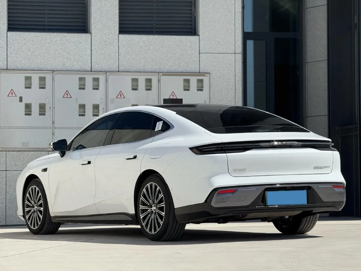 2025 Geely Galaxy Starshine 8 1.5T 163HP L4 3DHT PHEV 27.69KWH,autocango,china used car exporter,china ev exporter,chinese used car exporter,chinese used ev exporter