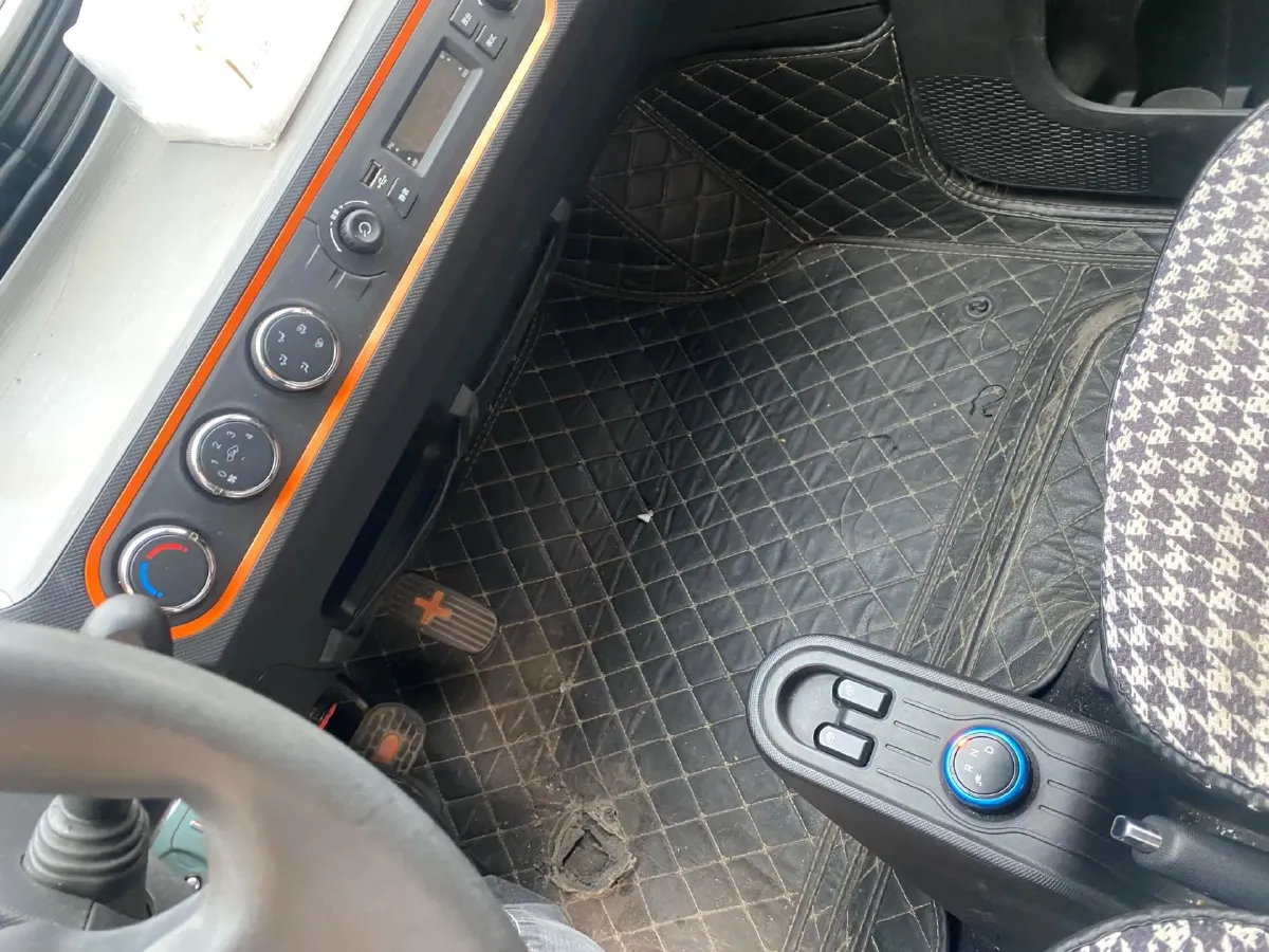 2020 WuLing HongGuang MINI EV BEV 9.3KWH,autocango,china used car exporter,china ev exporter,chinese used car exporter,chinese used ev exporter