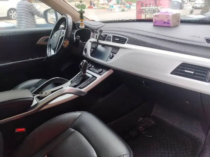 2020 Roewe i6 1.5T 169HP L4 7DCT,autocango,china used car exporter,china ev exporter,chinese used car exporter,chinese used ev exporter