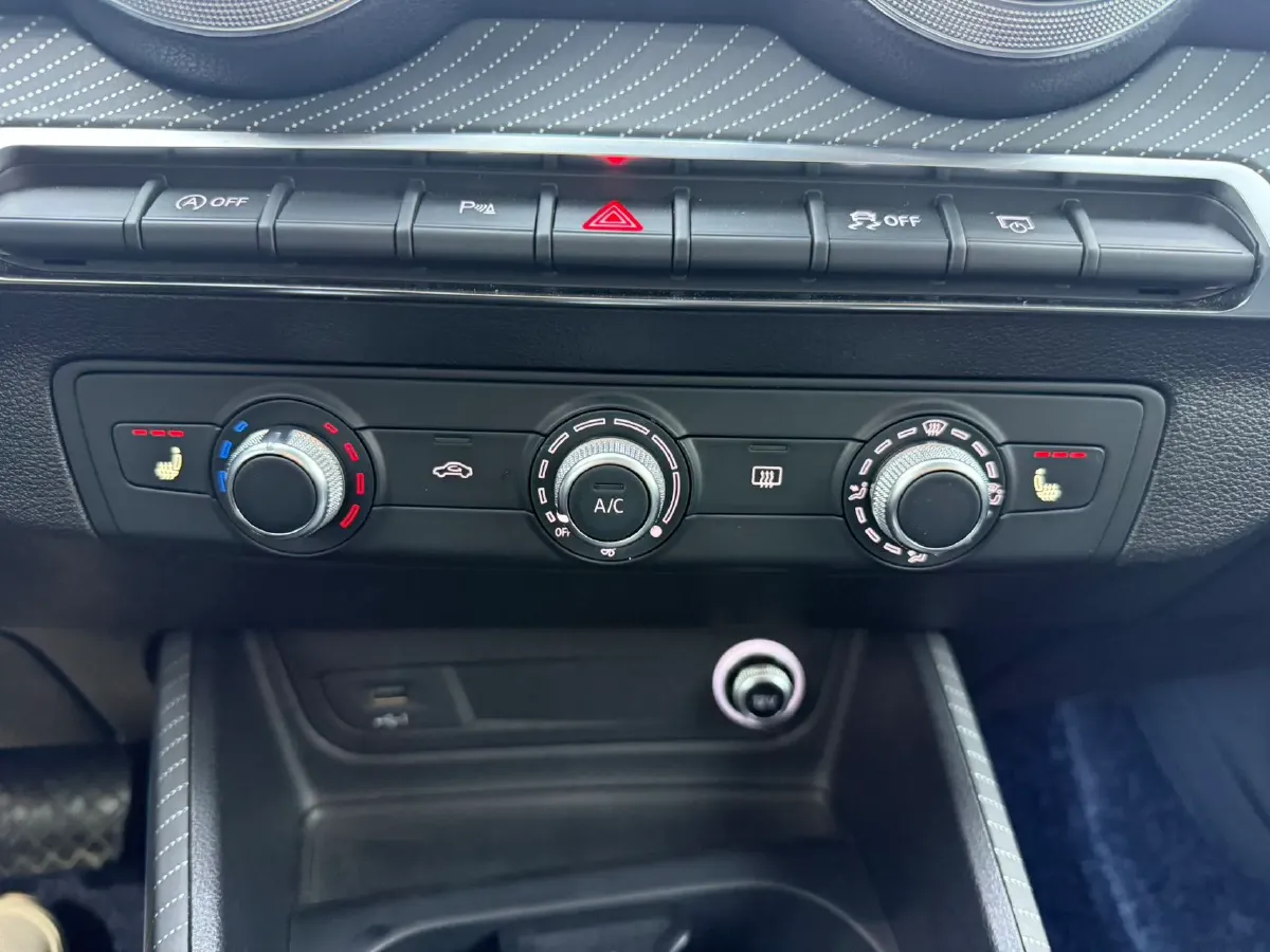 2022 Audi Q2L 1.4T 150HP L4 7DCT,autocango,china used car exporter,china ev exporter,chinese used car exporter,chinese used ev exporter