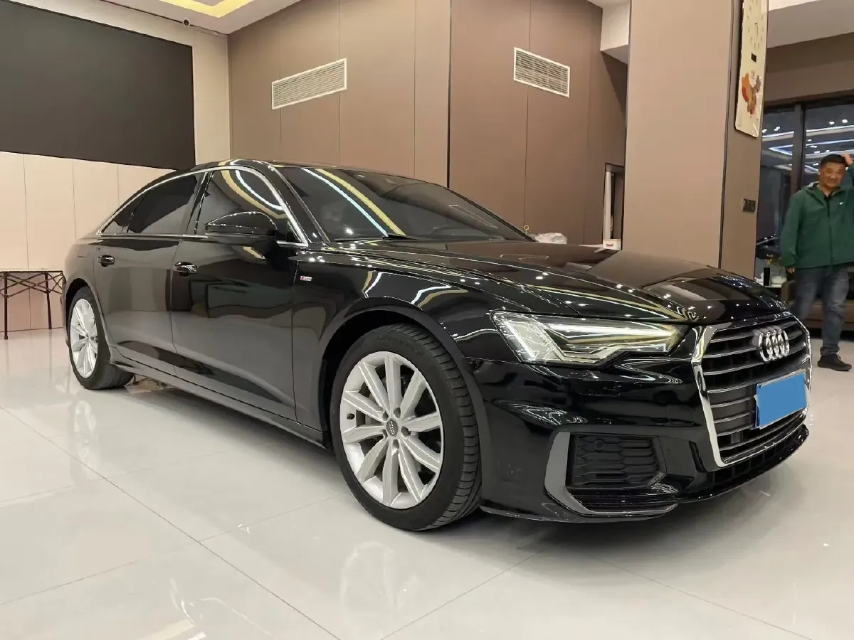 2021 Audi A6L 2.0T 224HP L4 7DCT,autocango,china used car exporter,china ev exporter,chinese used car exporter,chinese used ev exporter