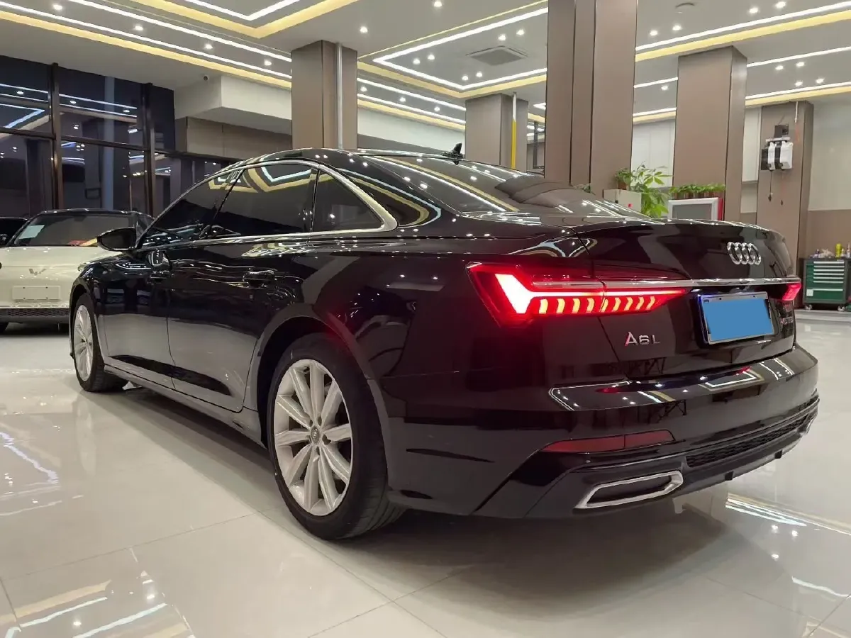 2021 Audi A6L 2.0T 224HP L4 7DCT,autocango,china used car exporter,china ev exporter,chinese used car exporter,chinese used ev exporter
