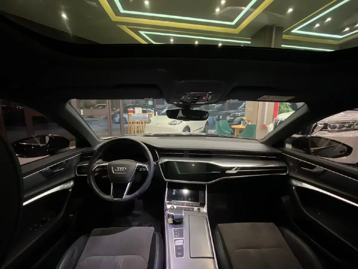 2021 Audi A6L 2.0T 224HP L4 7DCT,autocango,china used car exporter,china ev exporter,chinese used car exporter,chinese used ev exporter