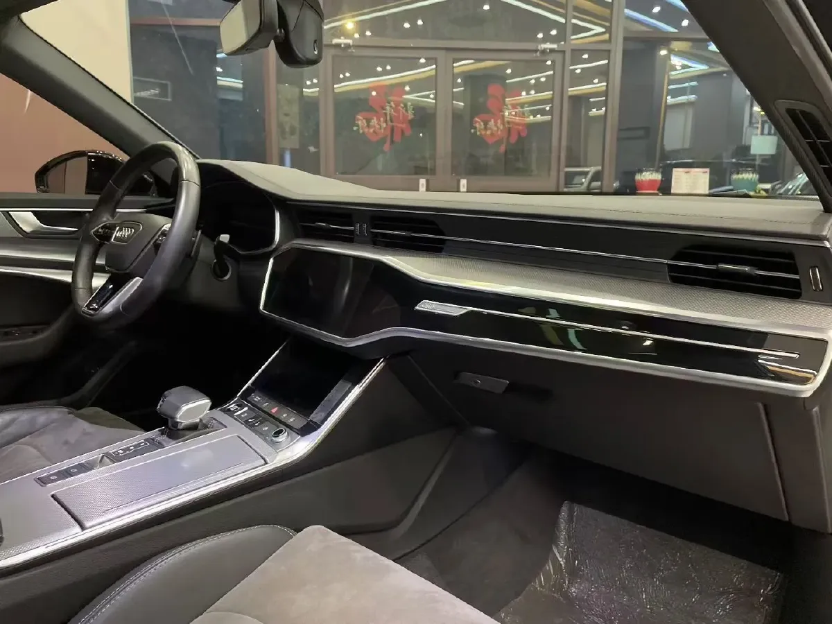 2021 Audi A6L 2.0T 224HP L4 7DCT,autocango,china used car exporter,china ev exporter,chinese used car exporter,chinese used ev exporter