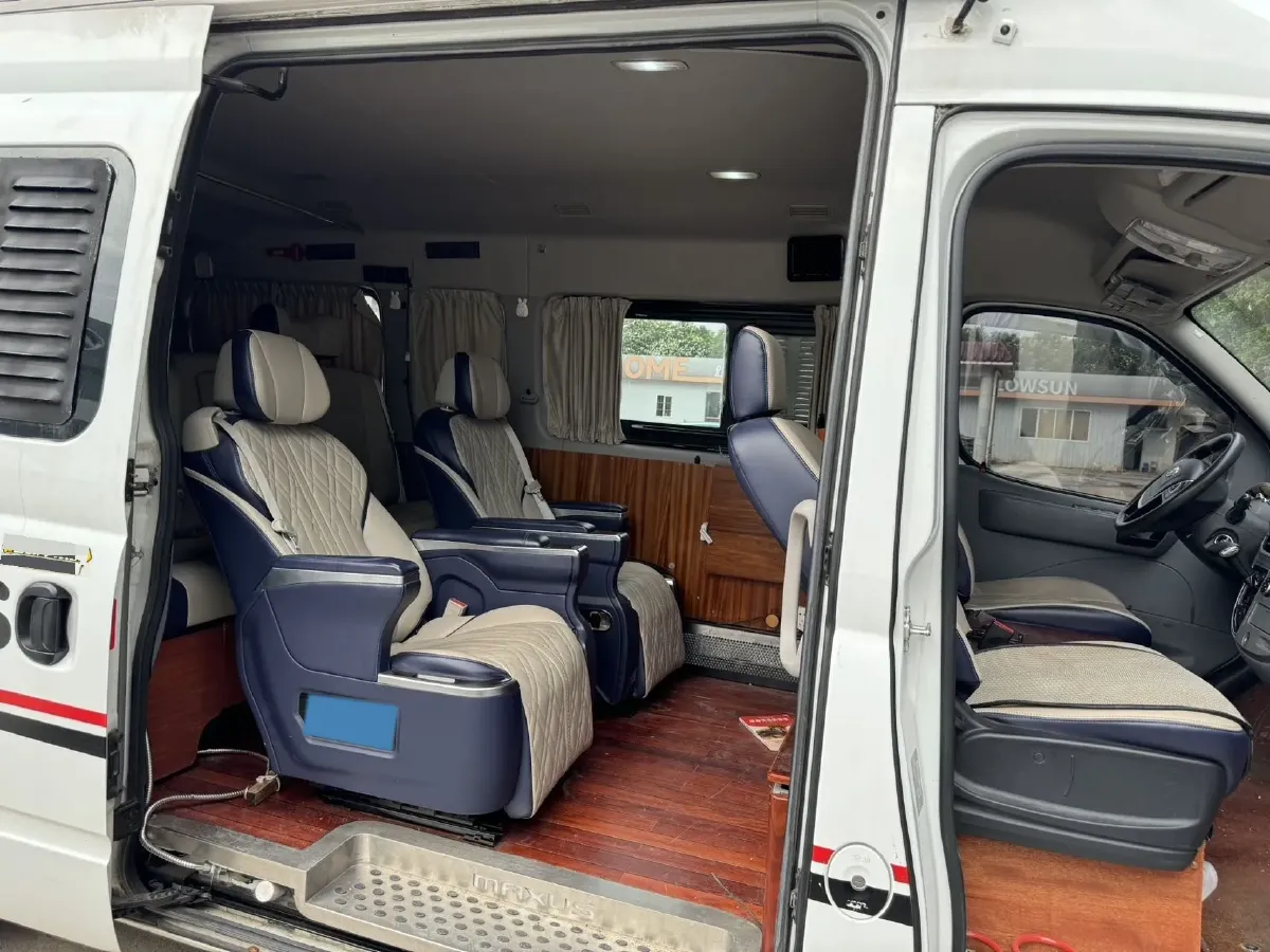 2021 MAXUS XinTu V80 2.0T 139HP L4 6MT,autocango,china used car exporter,china ev exporter,chinese used car exporter,chinese used ev exporter