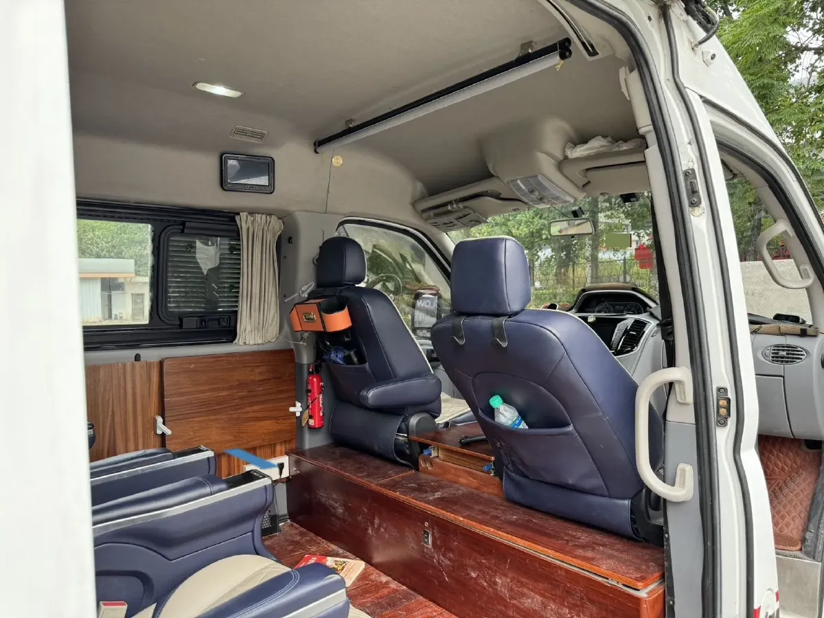 2021 MAXUS XinTu V80 2.0T 139HP L4 6MT,autocango,china used car exporter,china ev exporter,chinese used car exporter,chinese used ev exporter