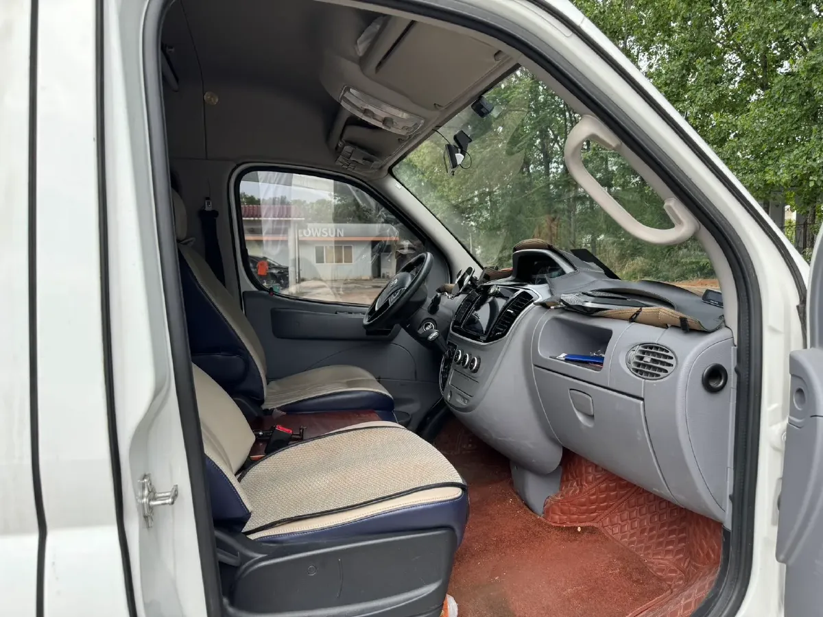 2021 MAXUS XinTu V80 2.0T 139HP L4 6MT,autocango,china used car exporter,china ev exporter,chinese used car exporter,chinese used ev exporter