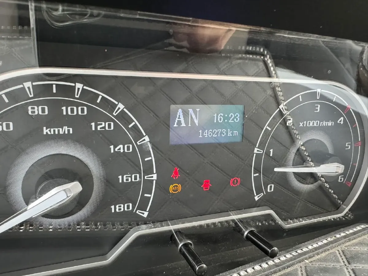 2021 MAXUS XinTu V80 2.0T 139HP L4 6MT,autocango,china used car exporter,china ev exporter,chinese used car exporter,chinese used ev exporter